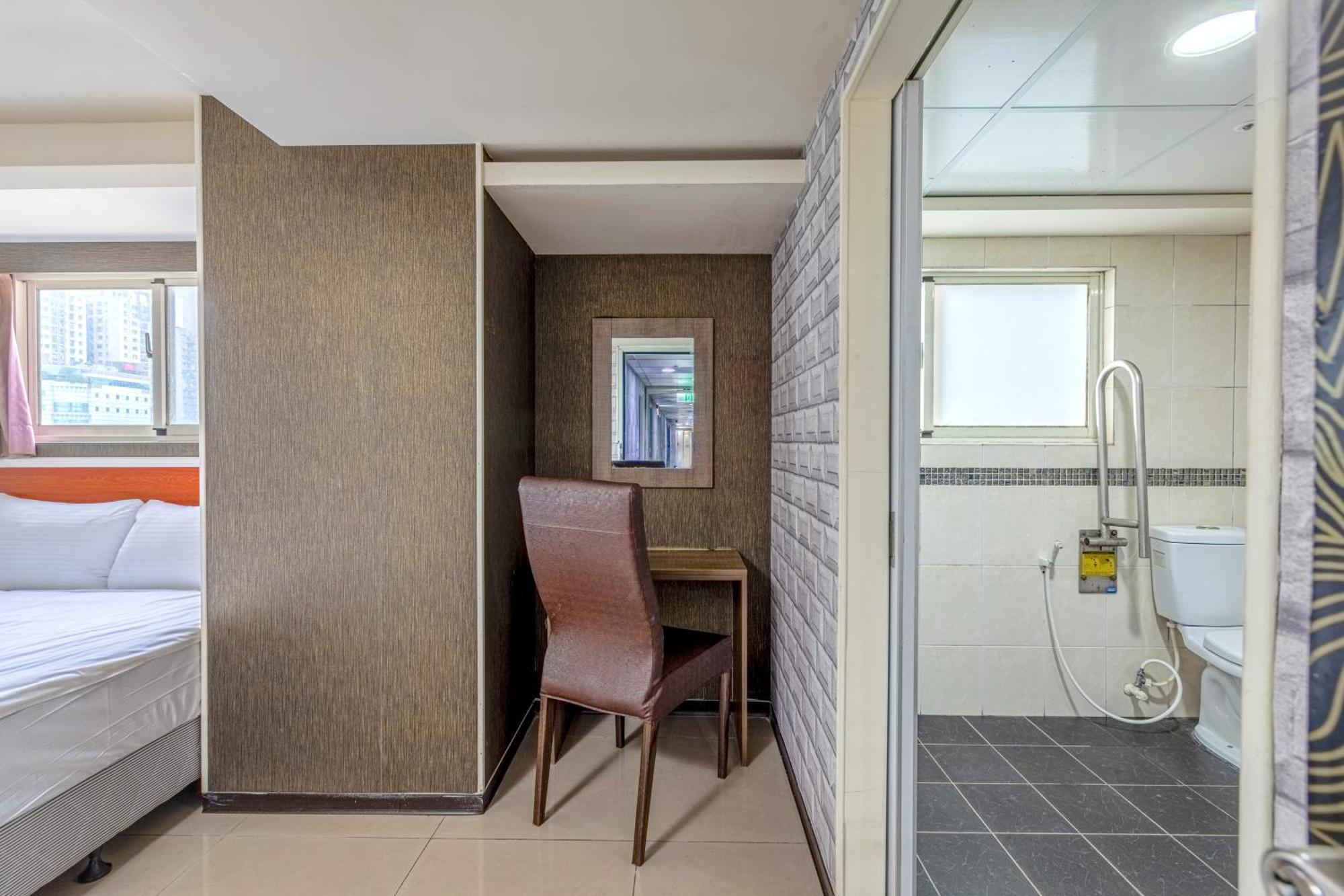 E Lim Hotel Čung-li Pokoj fotografie